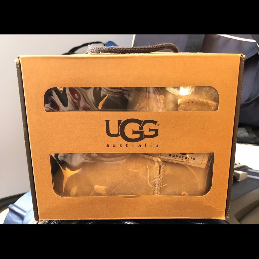Uggs- Erin Booties